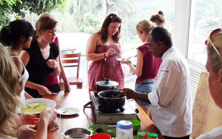 Traditional cookery lesson in the Kandy house